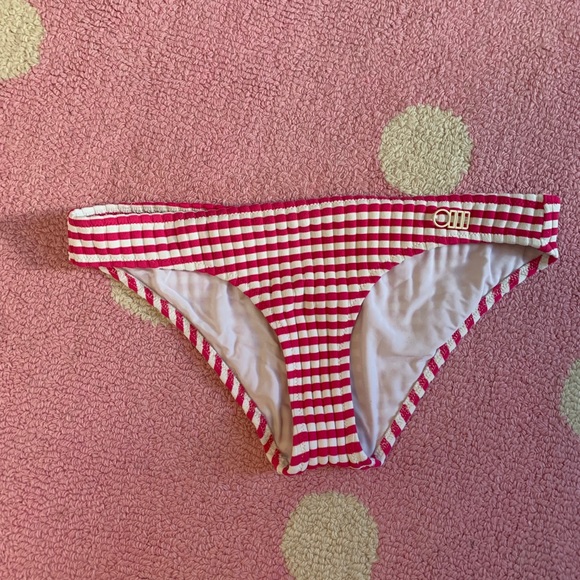 Solid & Striped The Elle Bikini Bottom, fuchsia - Picture 4 of 7